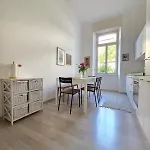 Palacinema - Old Town Apartment